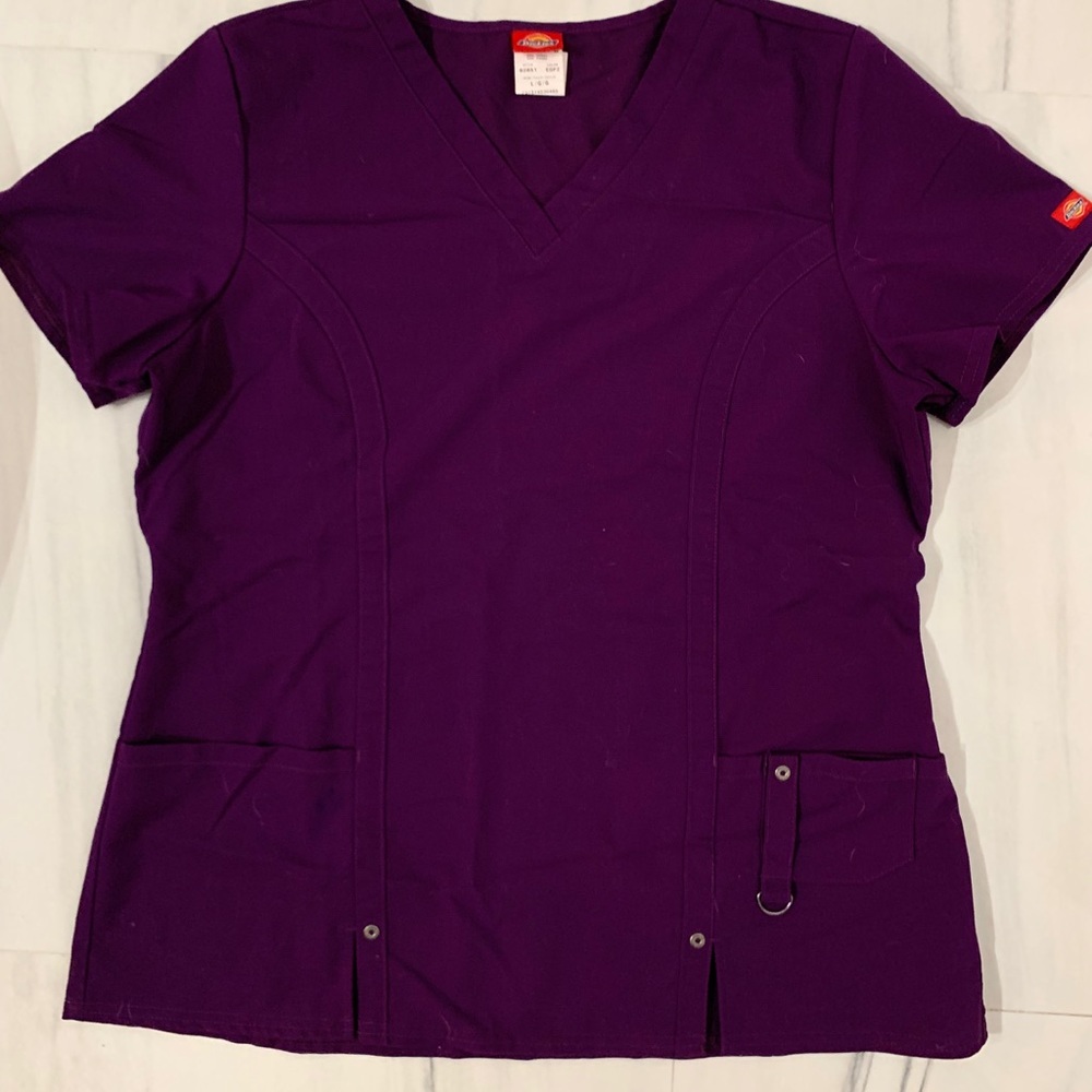 Women’s scrub top